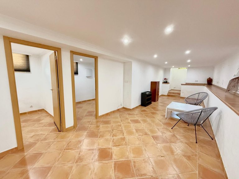Villa for Sale in Sierrezuela, Malaga 27