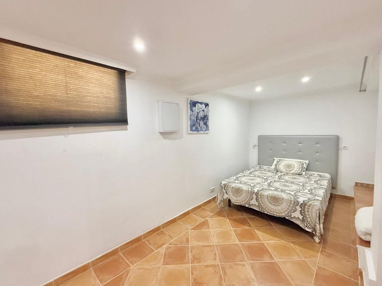 Villa for Sale in Sierrezuela, Malaga 28
