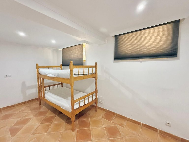 Villa for Sale in Sierrezuela, Malaga 29