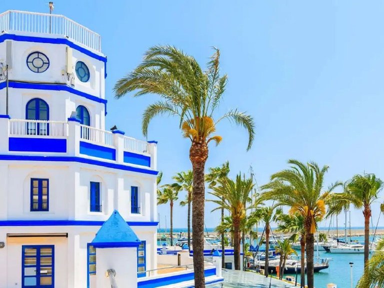 Apartment for Sale in Los Flamingos, Malaga 15