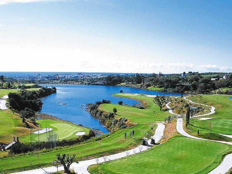 Apartment for Sale in Los Flamingos, Malaga 18