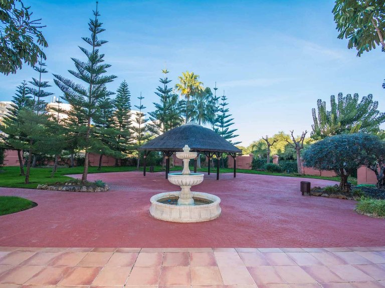 Apartment for Sale in New Golden Mile, Malaga 20