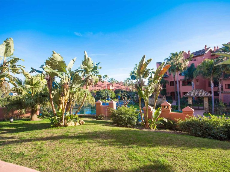 Apartment for Sale in New Golden Mile, Malaga 22