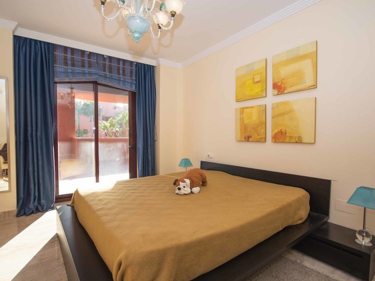 Apartment for Sale in New Golden Mile, Malaga 5
