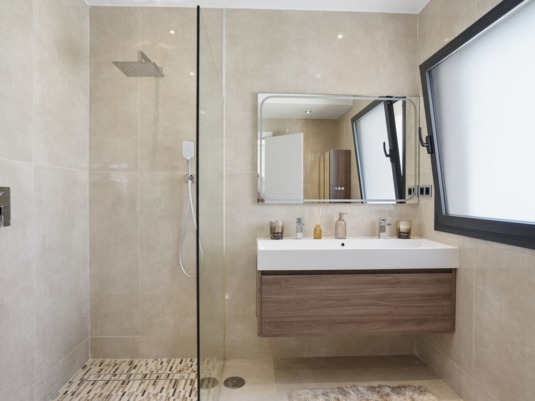 Villa for Sale in El Chaparral, Malaga 11