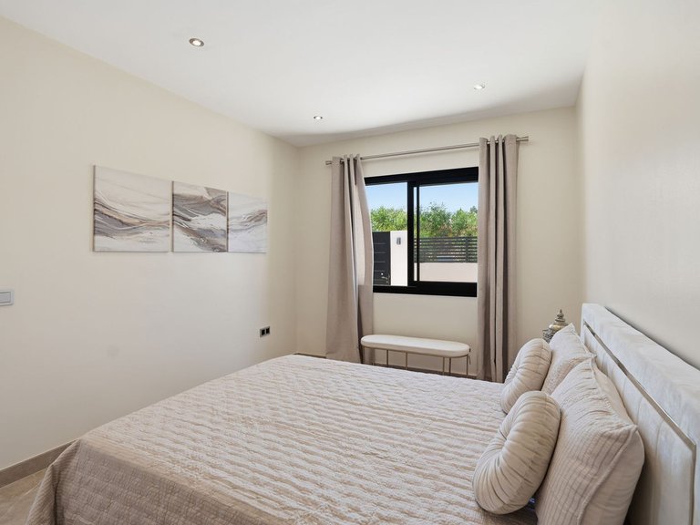 Villa for Sale in El Chaparral, Malaga 14