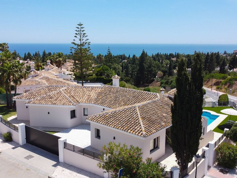 Villa for Sale in El Chaparral, Malaga 2