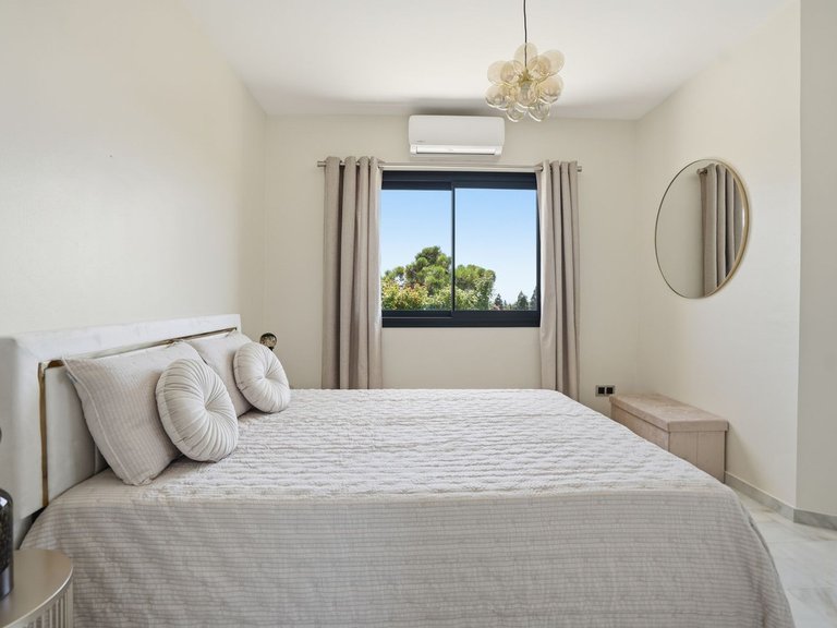 Villa for Sale in El Chaparral, Malaga 32