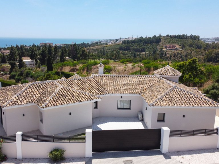 Villa for Sale in El Chaparral, Malaga 40