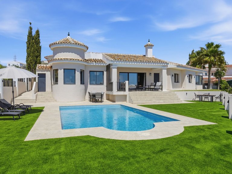 Villa for Sale in El Chaparral, Malaga 50