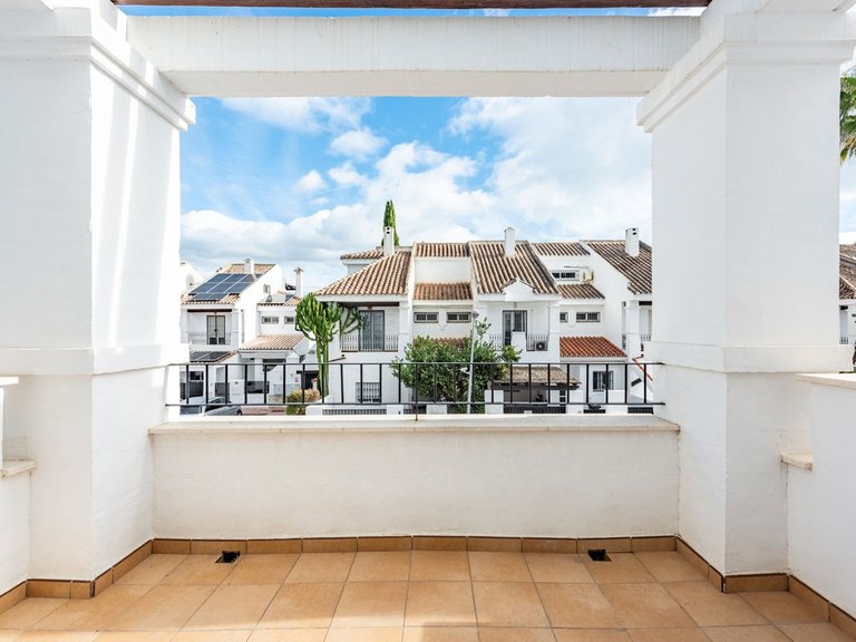 Villa for Sale in Nueva Andalucía, Malaga 1