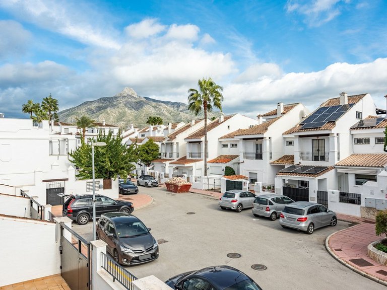 Villa for Sale in Nueva Andalucía, Malaga 13