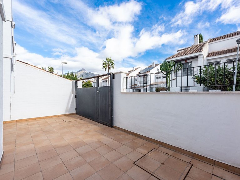 Villa for Sale in Nueva Andalucía, Malaga 16