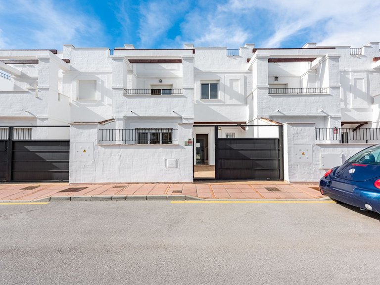 Villa for Sale in Nueva Andalucía, Malaga 17