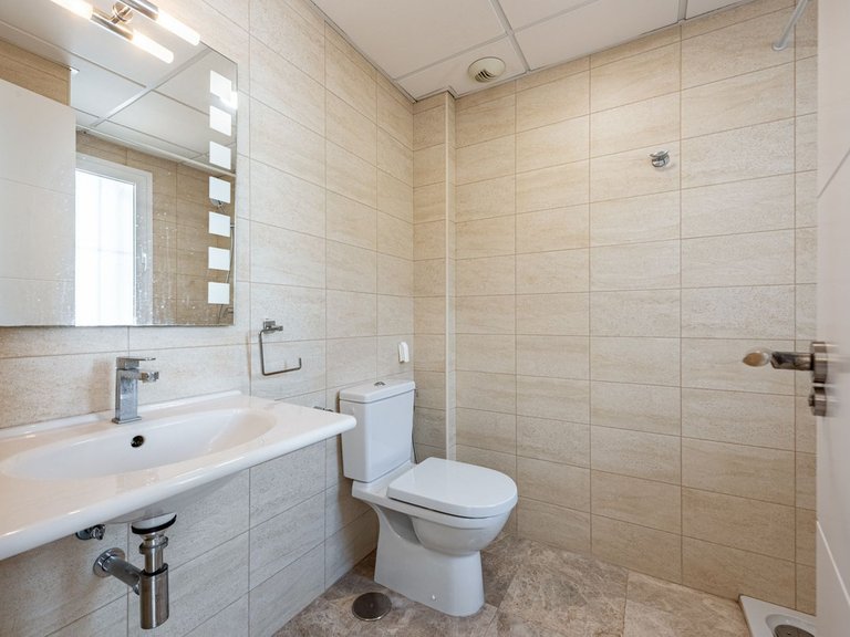 Villa for Sale in Nueva Andalucía, Malaga 19