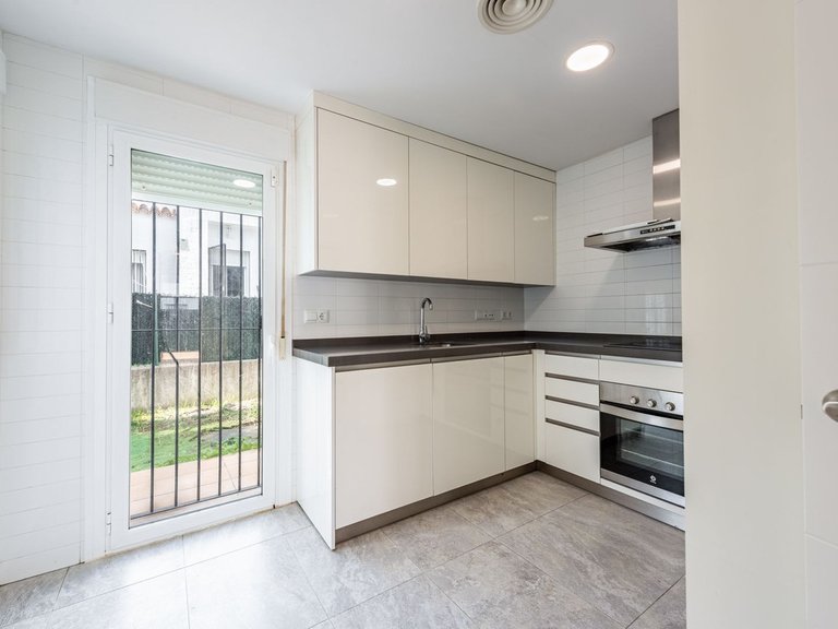 Villa for Sale in Nueva Andalucía, Malaga 4