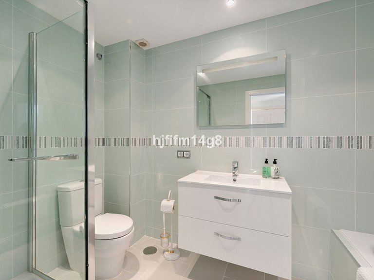 Apartment for Sale in Nueva Andalucía, Malaga 18