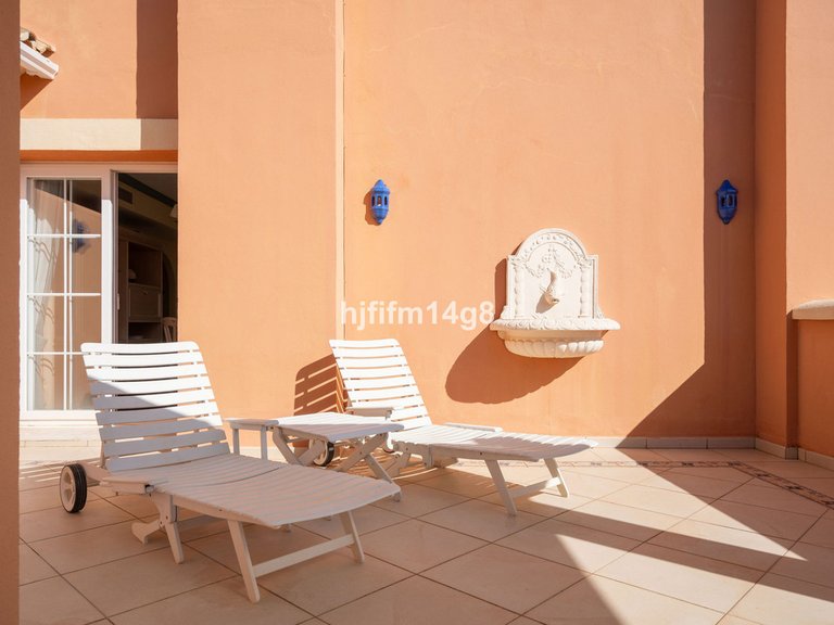 Apartment for Sale in Nueva Andalucía, Malaga 19