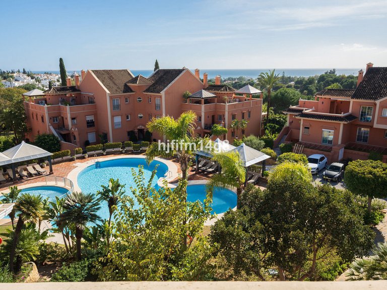 Apartment for Sale in Nueva Andalucía, Malaga 2