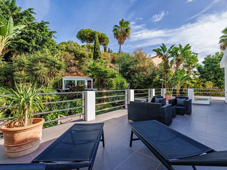 Villa for Sale in El Rosario, Malaga 10