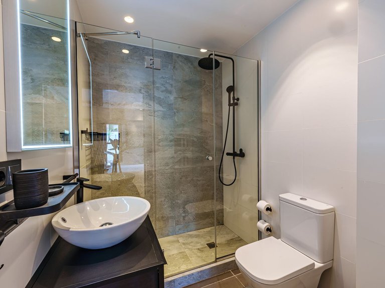 Villa for Sale in El Rosario, Malaga 11