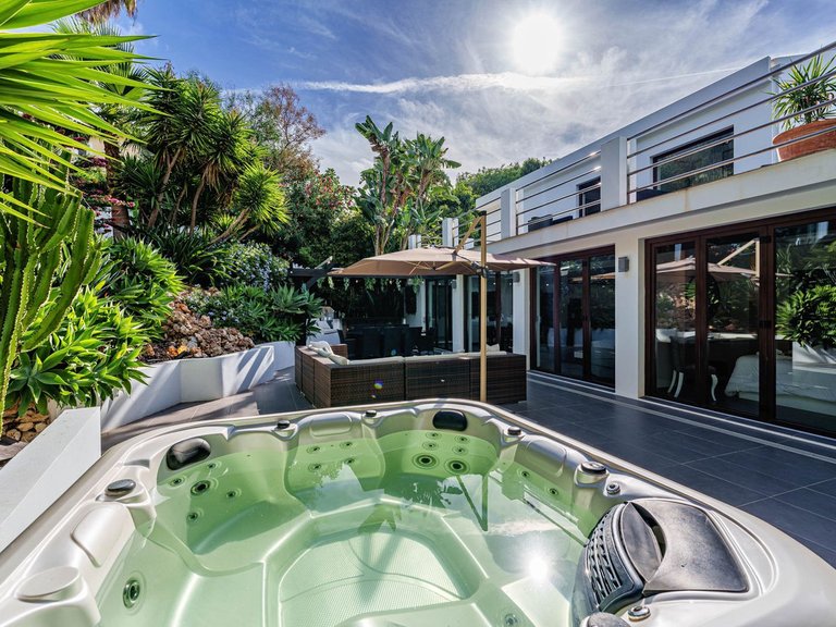Villa for Sale in El Rosario, Malaga 12