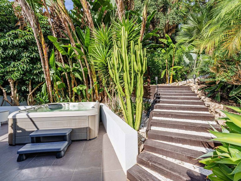 Villa for Sale in El Rosario, Malaga 15