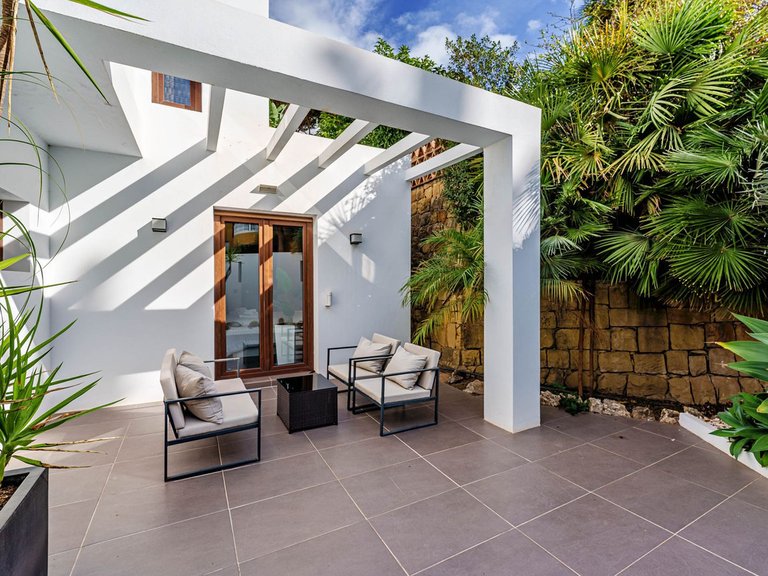 Villa for Sale in El Rosario, Malaga 16