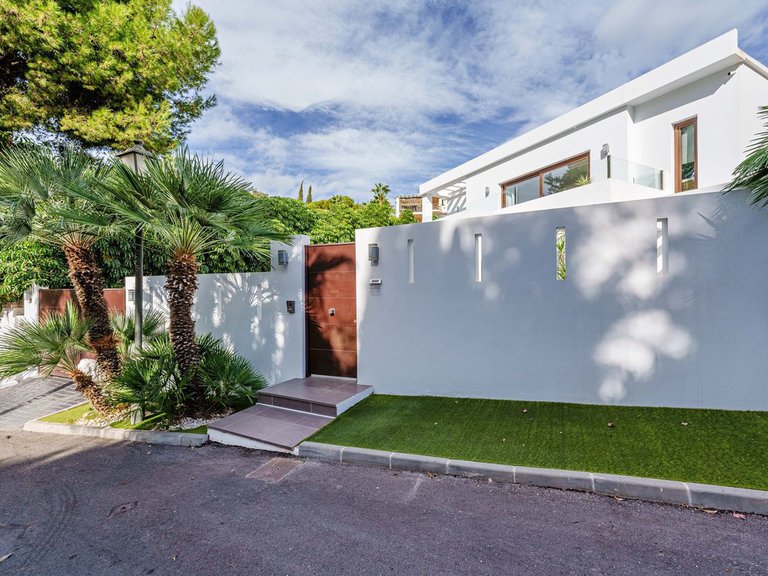 Villa for Sale in El Rosario, Malaga 17