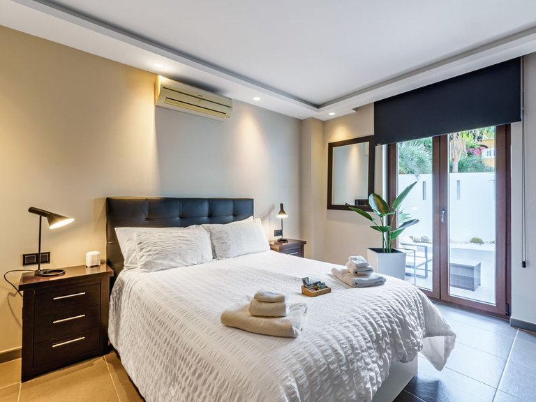 Villa for Sale in El Rosario, Malaga 19