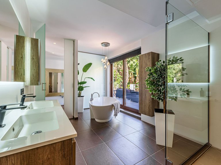 Villa for Sale in El Rosario, Malaga 30