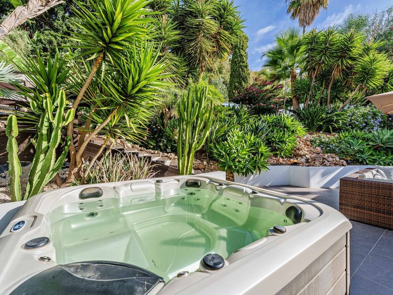 Villa for Sale in El Rosario, Malaga 34