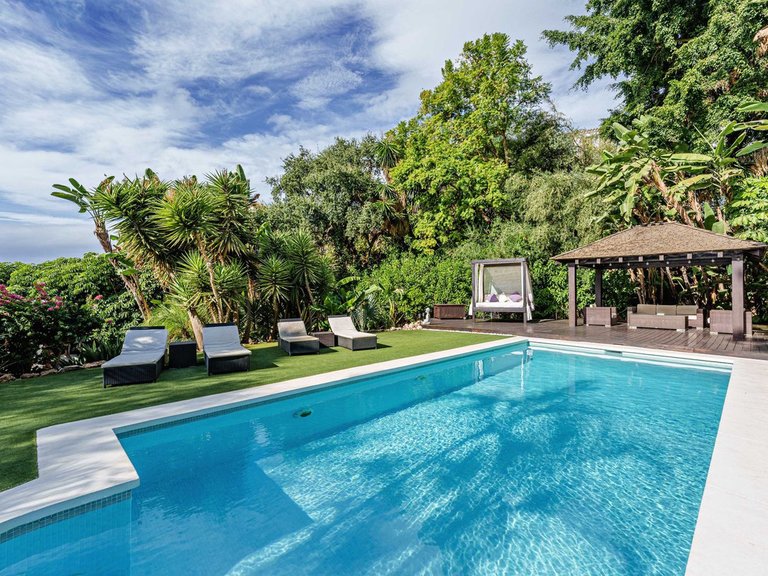Villa for Sale in El Rosario, Malaga 37
