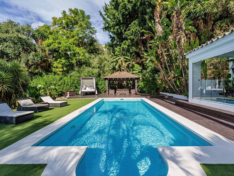 Villa for Sale in El Rosario, Malaga 38