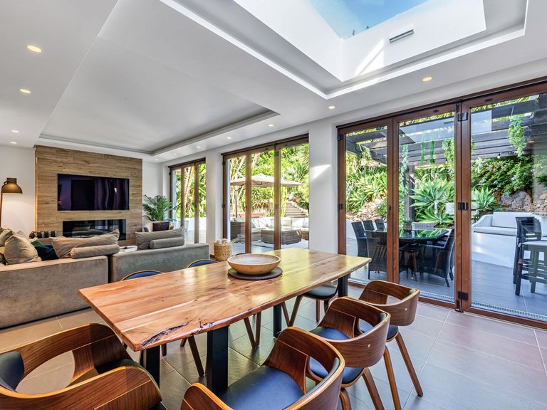 Villa for Sale in El Rosario, Malaga 4