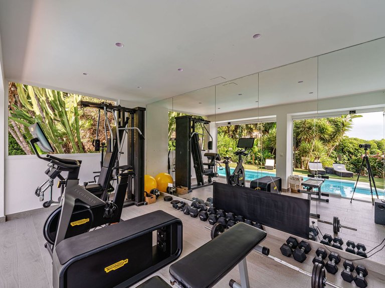 Villa for Sale in El Rosario, Malaga 40