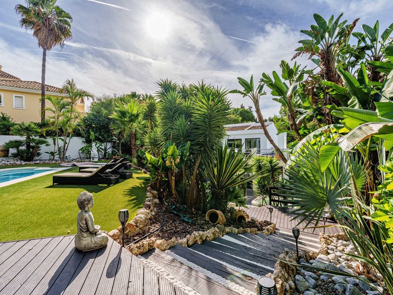 Villa for Sale in El Rosario, Malaga 43