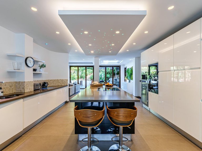 Villa for Sale in El Rosario, Malaga 6