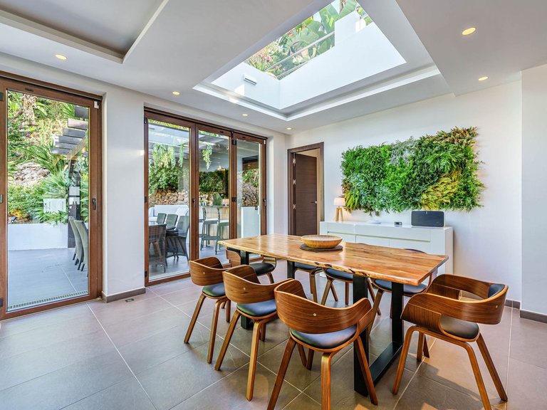 Villa for Sale in El Rosario, Malaga 7