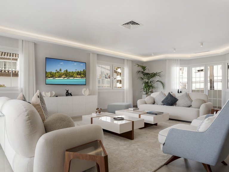 Apartment for Sale in Nueva Andalucía, Malaga 12