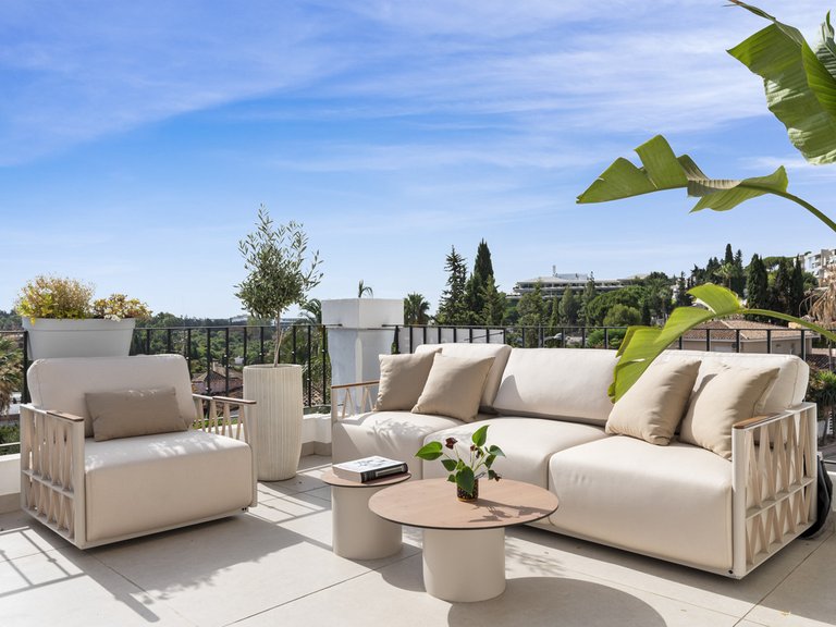 Apartment for Sale in Nueva Andalucía, Malaga 14