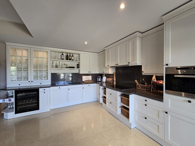 Apartment for Sale in Benahavís, Malaga 18