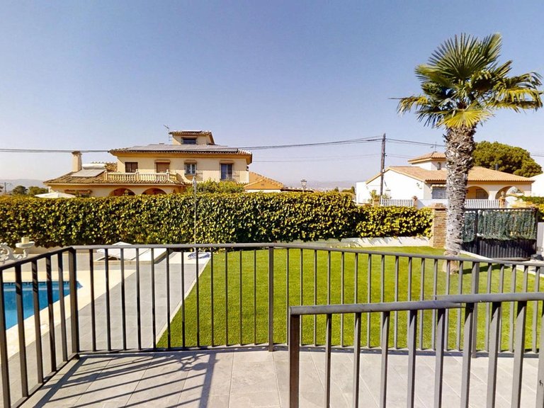Villa for Sale in Alhaurín De La Torre, Malaga 36