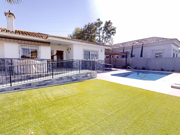 Villa for Sale in Alhaurín De La Torre, Malaga 37