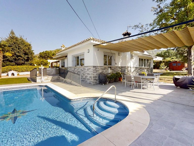 Villa for Sale in Alhaurín De La Torre, Malaga 4