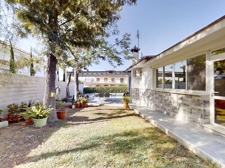 Villa for Sale in Alhaurín De La Torre, Malaga 9
