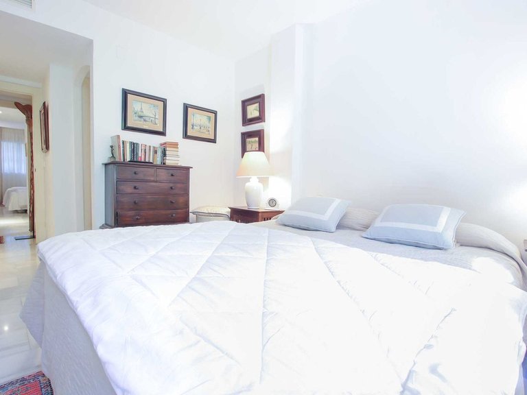 Apartment for Sale in The Golden Mile, Malaga 11