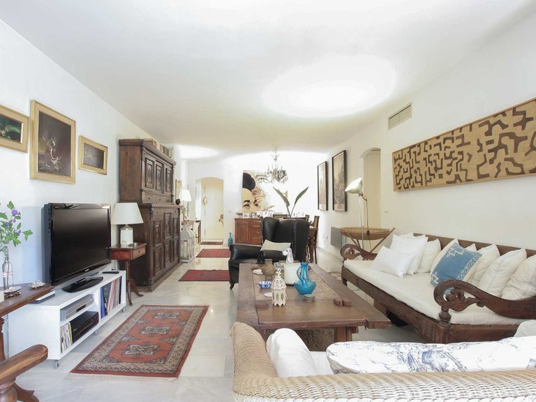 Apartment for Sale in The Golden Mile, Malaga 15