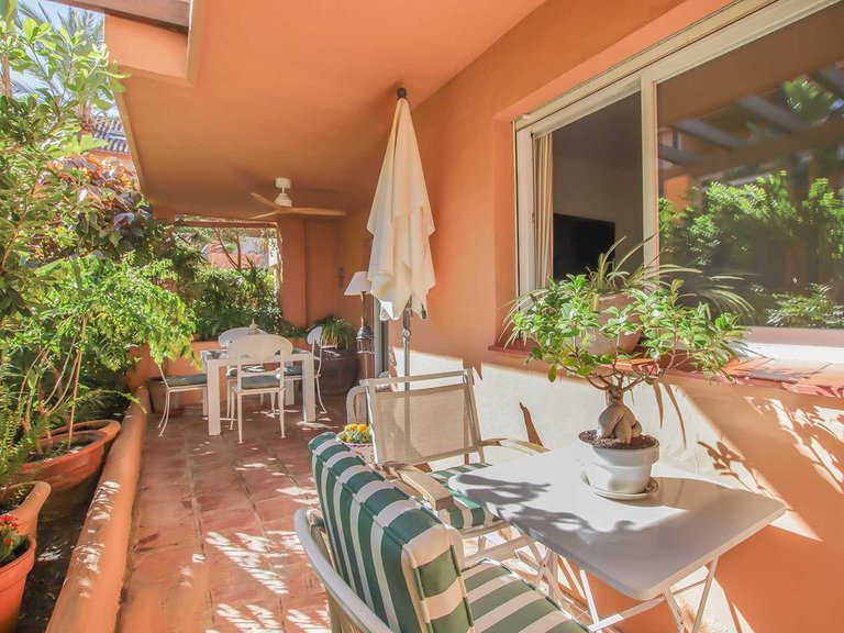 Apartment for Sale in The Golden Mile, Malaga 18