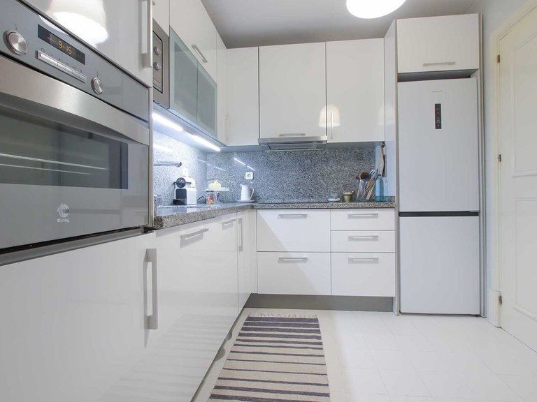 Apartment for Sale in The Golden Mile, Malaga 6